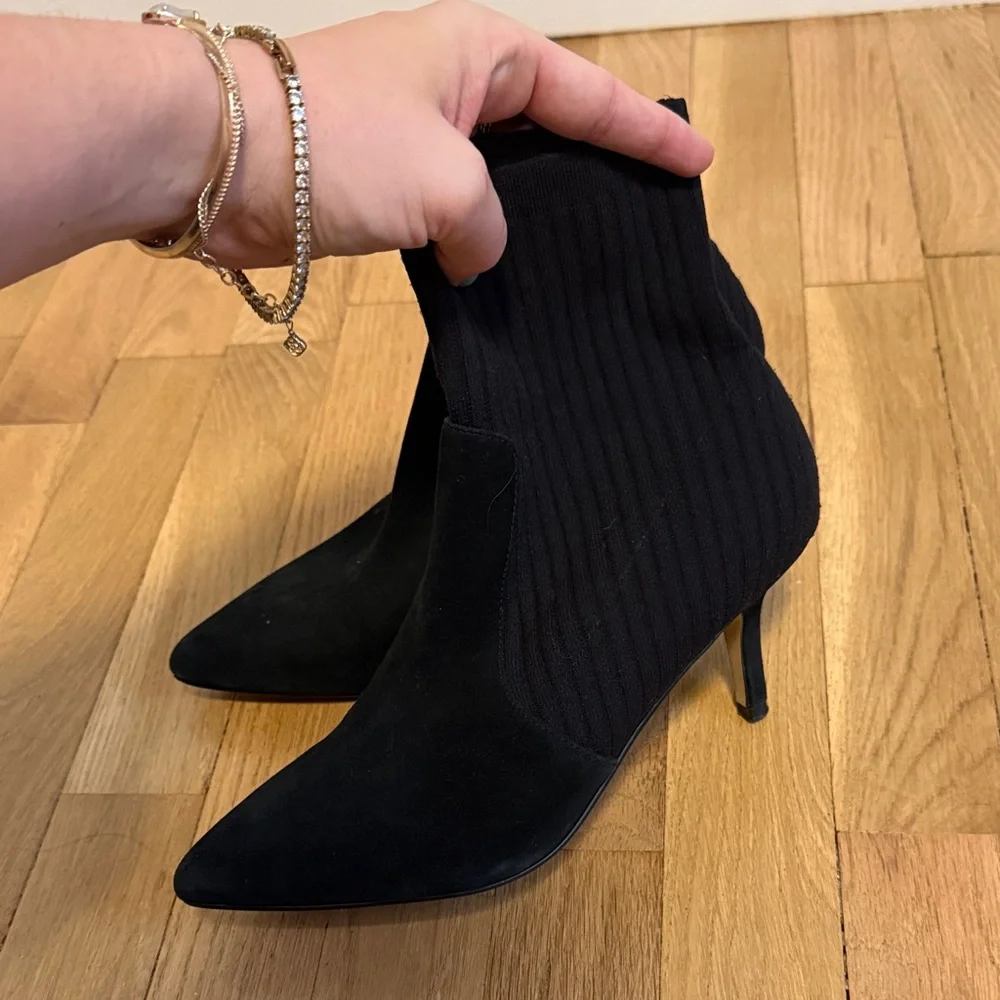 Marc Fisher Elegant Black Stretchy Ankle Boots size 7 - Picture 4 of 4